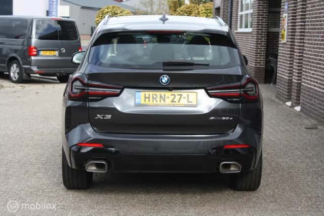 BMW X3 (2022) thumbnail 6