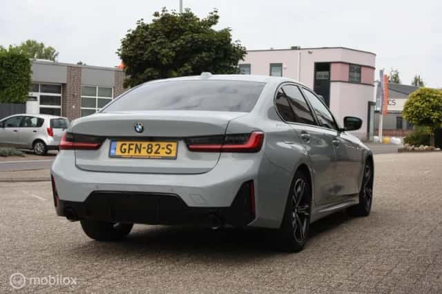 BMW 3-Serie (2023) thumbnail 4