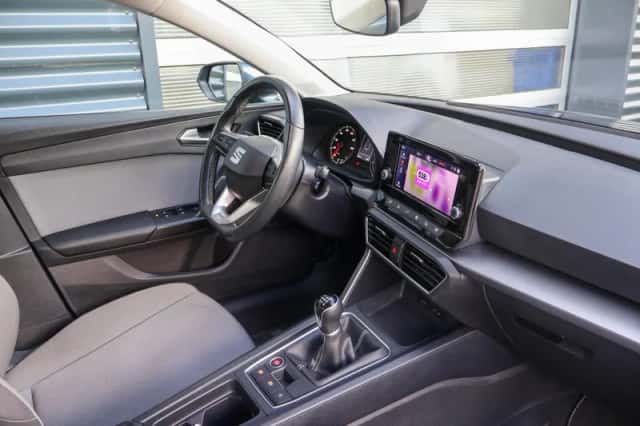 SEAT Leon (2024) thumbnail 5