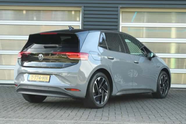 Volkswagen ID.3 (2023) thumbnail 2