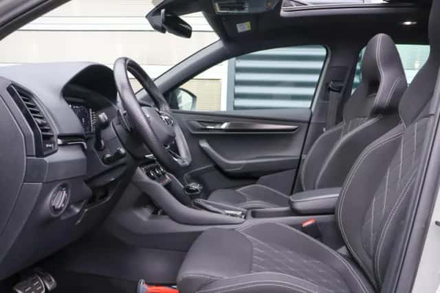 Škoda Karoq (2023) thumbnail 4