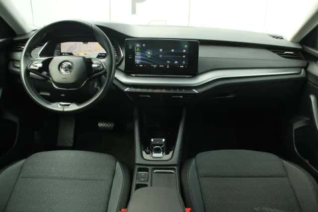 Škoda Octavia (2023) thumbnail 5