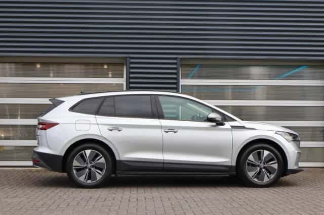 Škoda Enyaq (2022) thumbnail 3