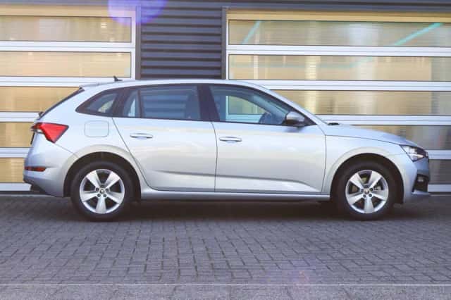 Škoda Scala (2024) thumbnail 3