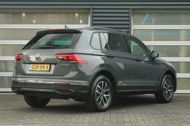 Volkswagen Tiguan (2023) thumbnail 2