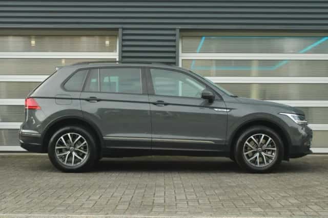 Volkswagen Tiguan (2023) thumbnail 3