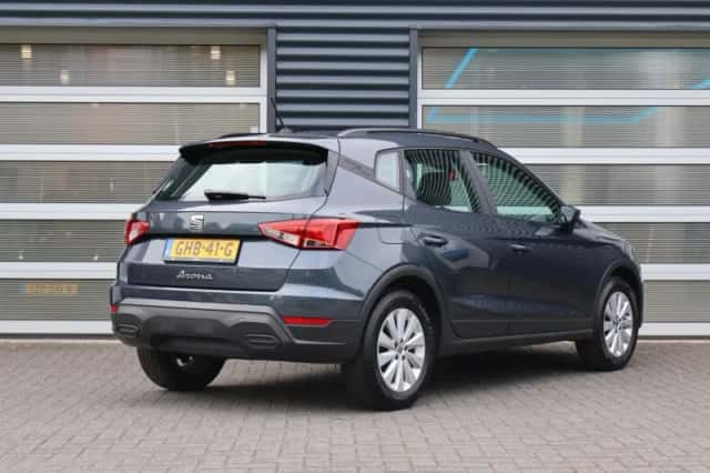 SEAT Arona (2024) thumbnail 2