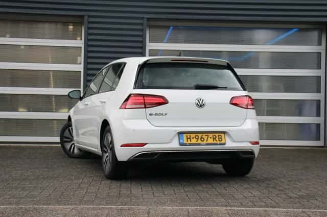 Volkswagen e-Golf (2020) thumbnail 2