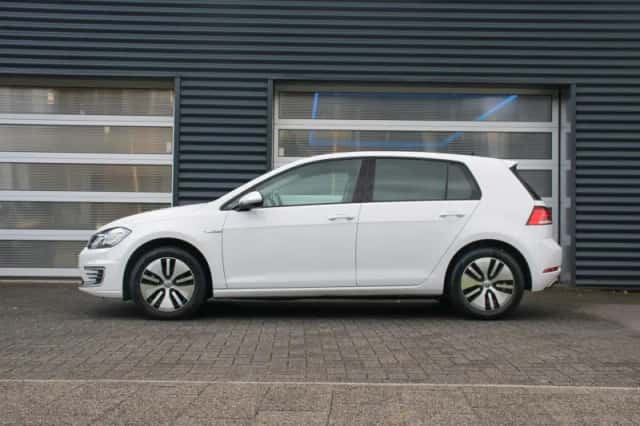 Volkswagen e-Golf (2020) thumbnail 3