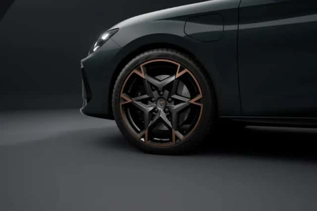 CUPRA Leon (2026) thumbnail 5