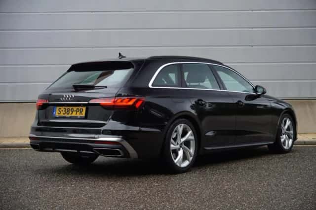 Audi A4 (2023) thumbnail 2