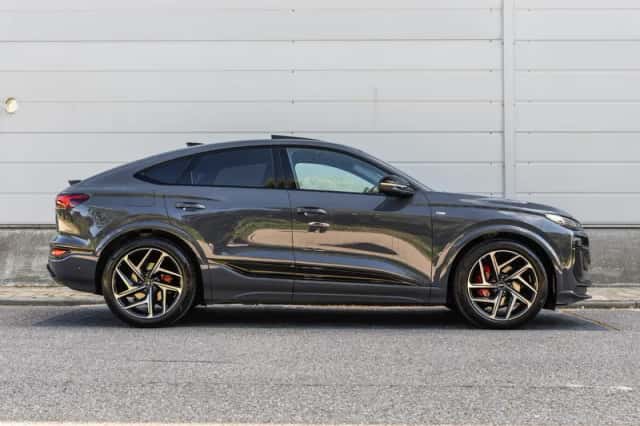 Audi Q6 e-tron (2025) thumbnail 3