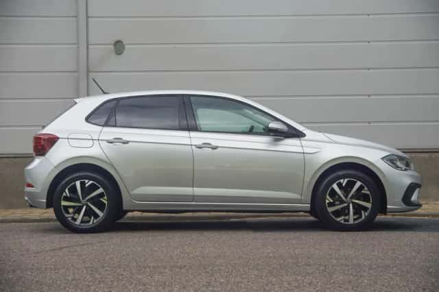 Volkswagen Polo (2022) thumbnail 3