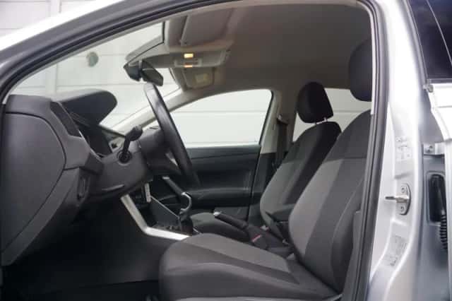 Volkswagen Polo (2022) thumbnail 4