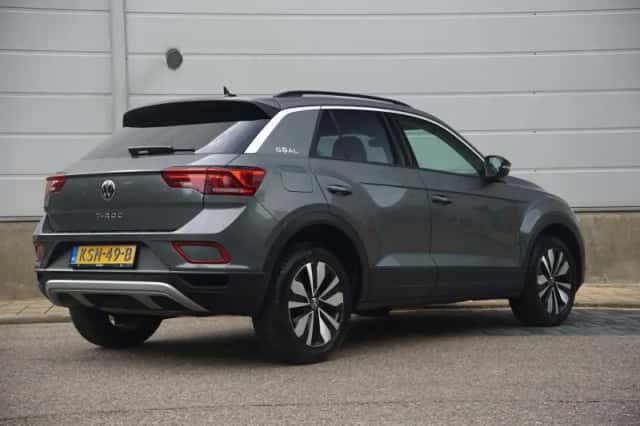 Volkswagen T-Roc (2025) thumbnail 2