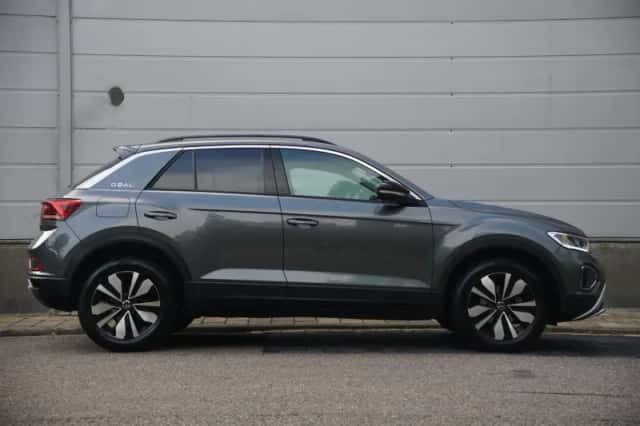 Volkswagen T-Roc (2025) thumbnail 3