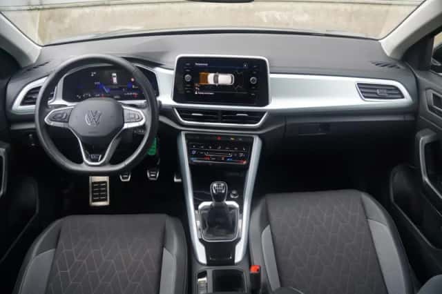 Volkswagen T-Roc (2025) thumbnail 5