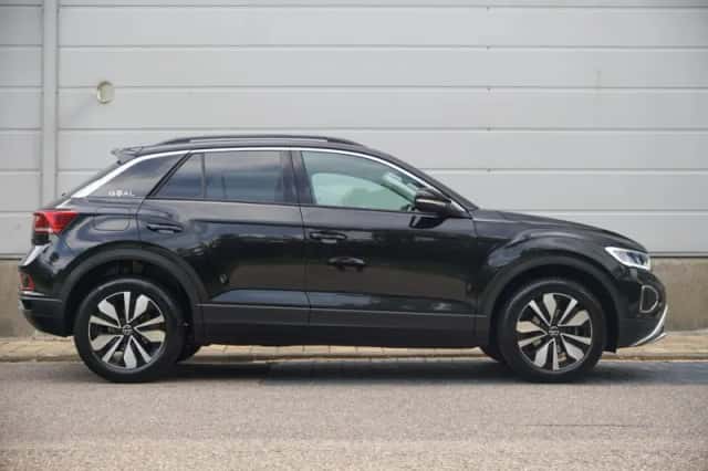 Volkswagen T-Roc (2025) thumbnail 3