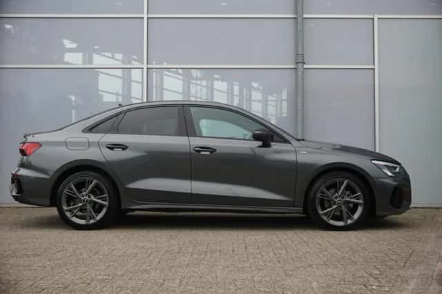 Audi A3 (2021) thumbnail 3