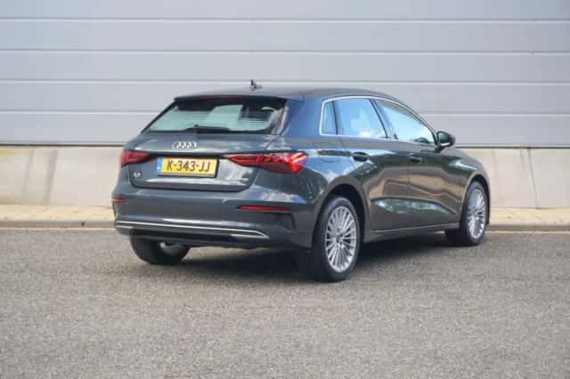 Audi A3 (2021) thumbnail 2