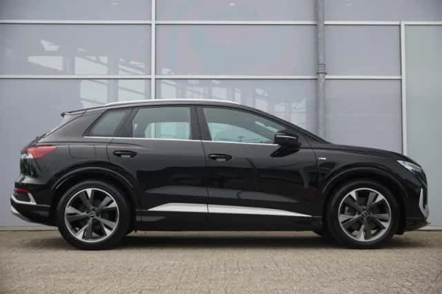 Audi Q4 e-tron (2022) thumbnail 3