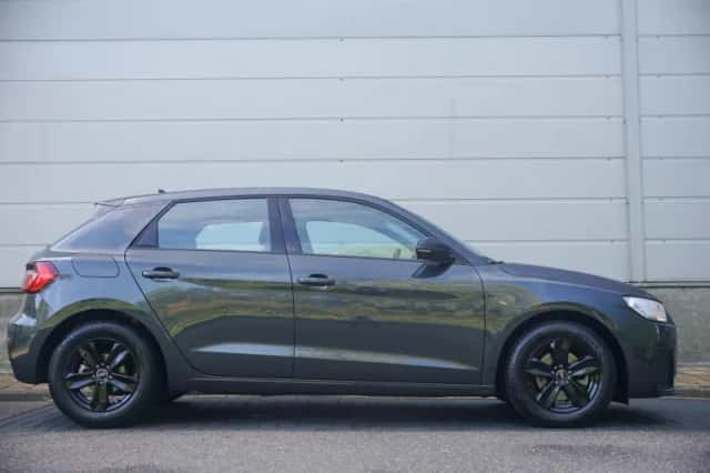 Audi A1 (2023) thumbnail 3