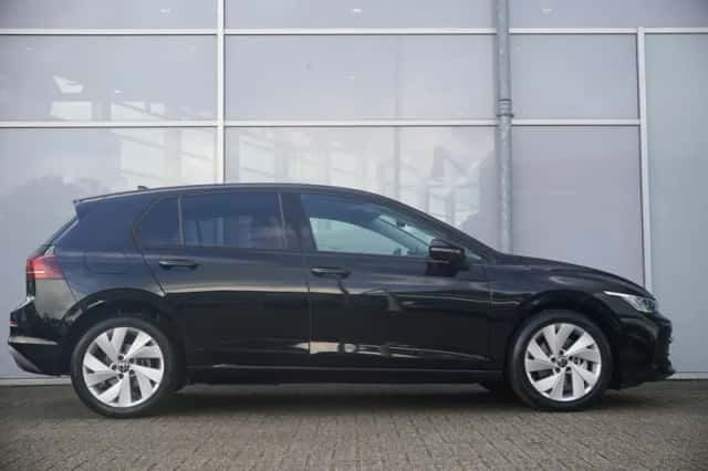 Volkswagen Golf (2025) thumbnail 3