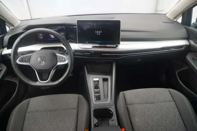Volkswagen Golf (2025) thumbnail 5