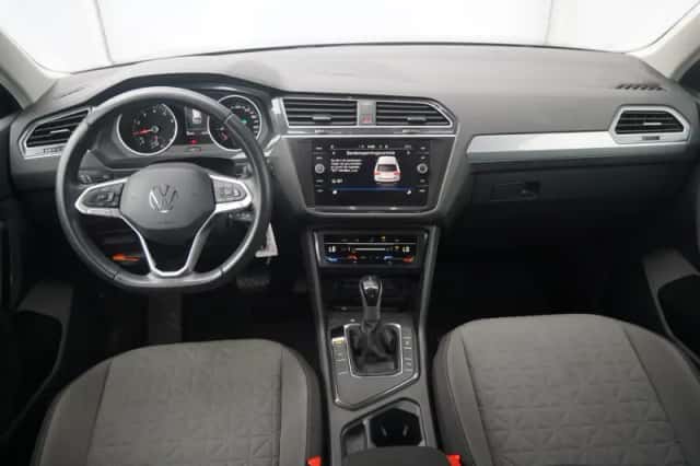 Volkswagen Tiguan (2023) thumbnail 5