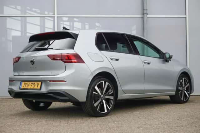 Volkswagen Golf (2026) thumbnail 2