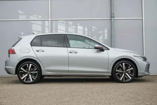 Volkswagen Golf (2026) thumbnail 3