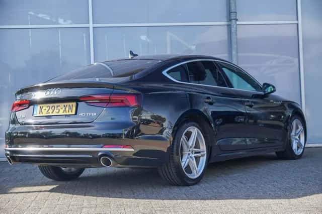 Audi A5 (2019) thumbnail 2