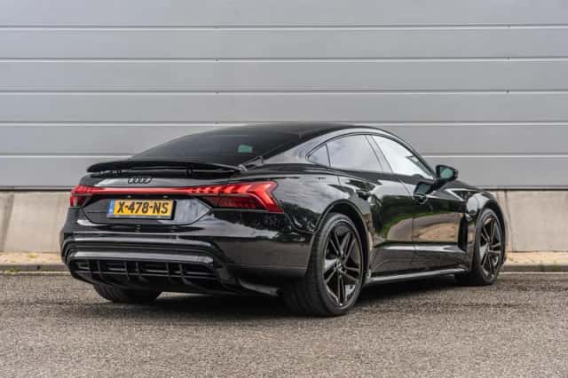 Audi e-tron GT (2023) thumbnail 2