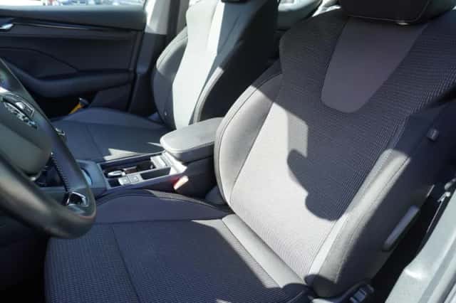 Škoda Octavia (2021) thumbnail 4