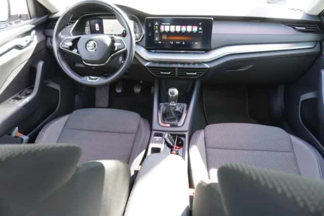 Škoda Octavia (2021) thumbnail 5