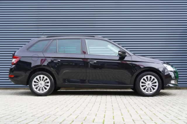 Škoda Fabia (2022) thumbnail 3