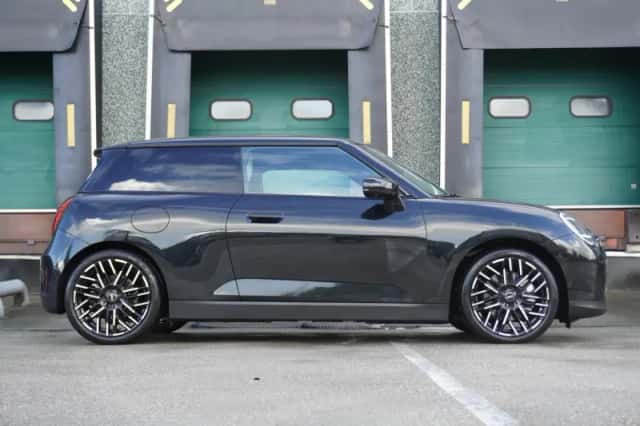 MINI Mini Electric (2024) thumbnail 3