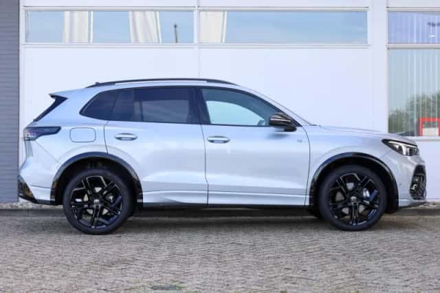 Volkswagen Tiguan (2026) thumbnail 3