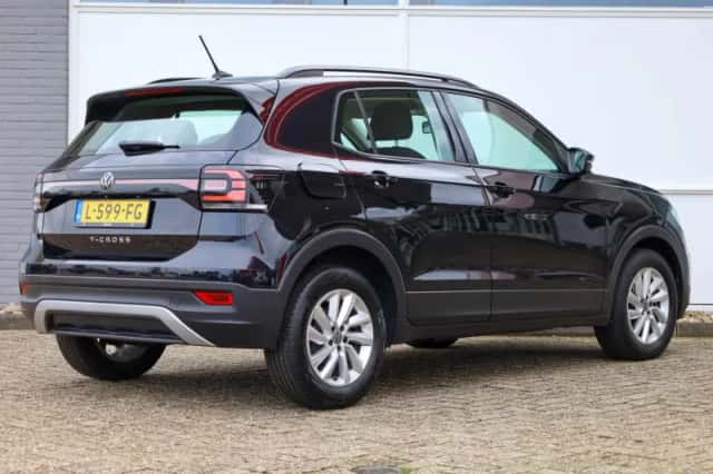 Volkswagen T-Cross (2021) thumbnail 2