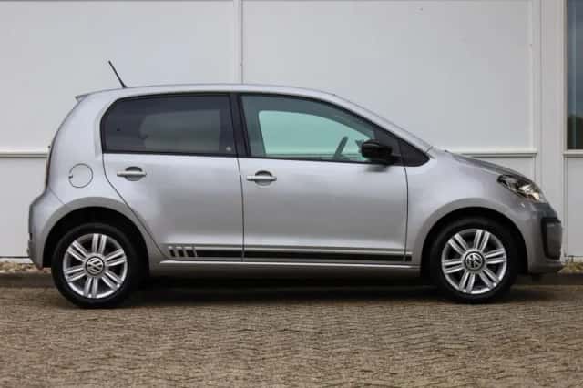 Volkswagen Up! (2018) thumbnail 3