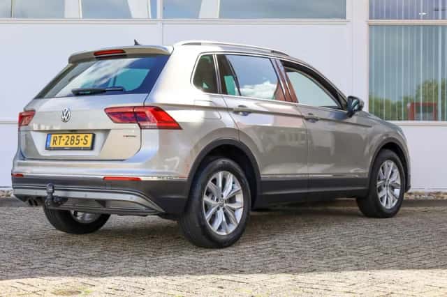 Volkswagen Tiguan (2018) thumbnail 2