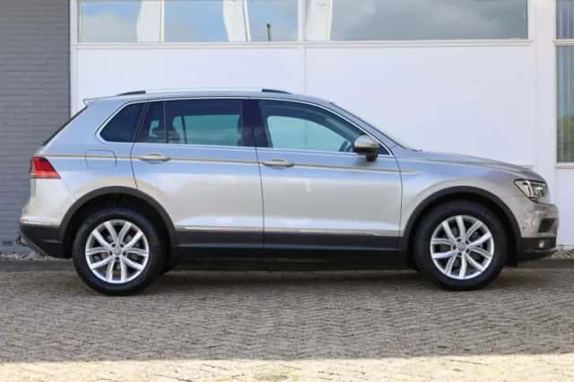 Volkswagen Tiguan (2018) thumbnail 3