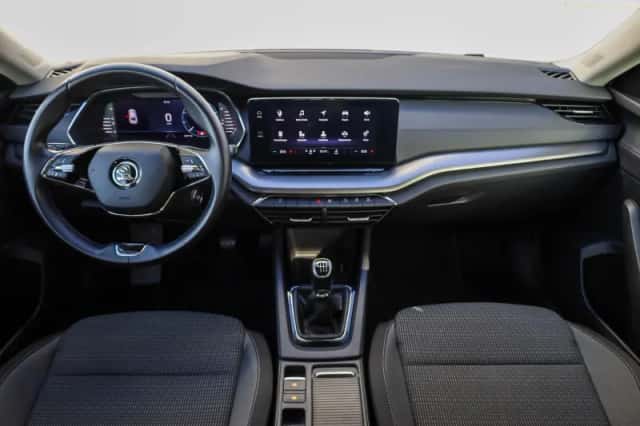 Škoda Octavia (2021) thumbnail 5