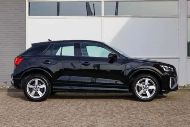 Audi Q2 (2021) thumbnail 3