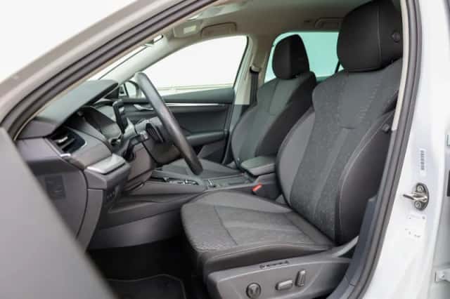 Škoda Octavia (2021) thumbnail 4