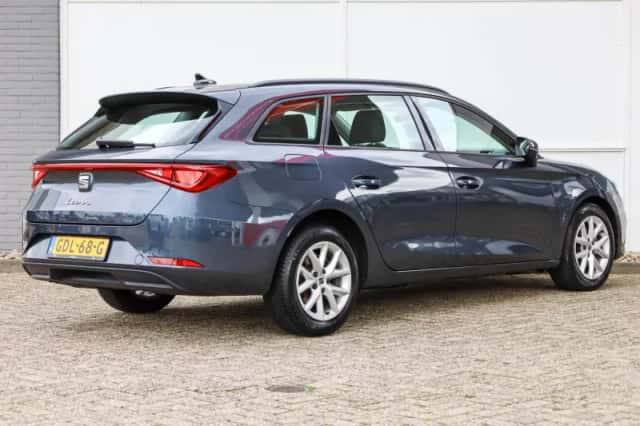 SEAT Leon Sportstourer (2024) thumbnail 2