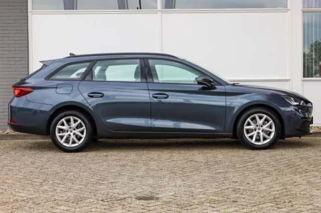 SEAT Leon Sportstourer (2024) thumbnail 3