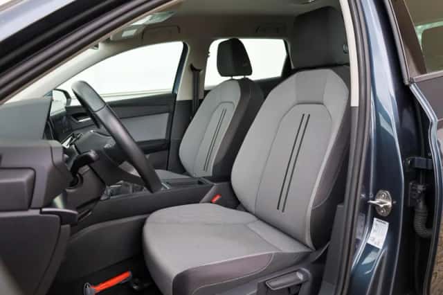 SEAT Leon Sportstourer (2024) thumbnail 4