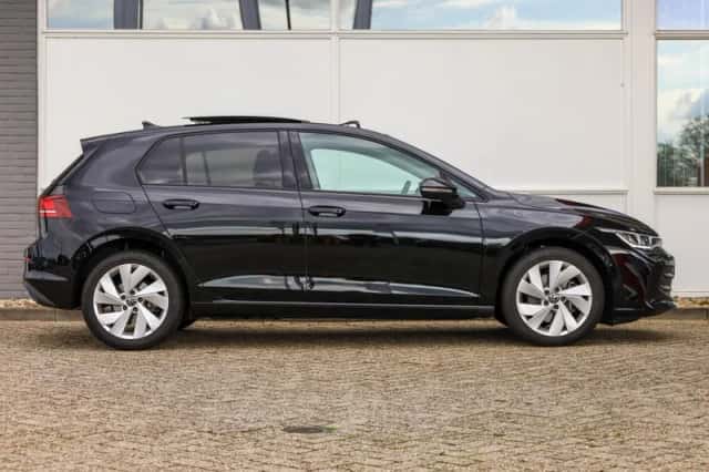 Volkswagen Golf (2026) thumbnail 3