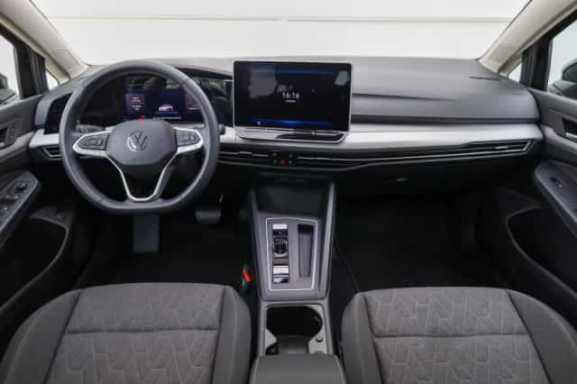Volkswagen Golf (2026) thumbnail 5